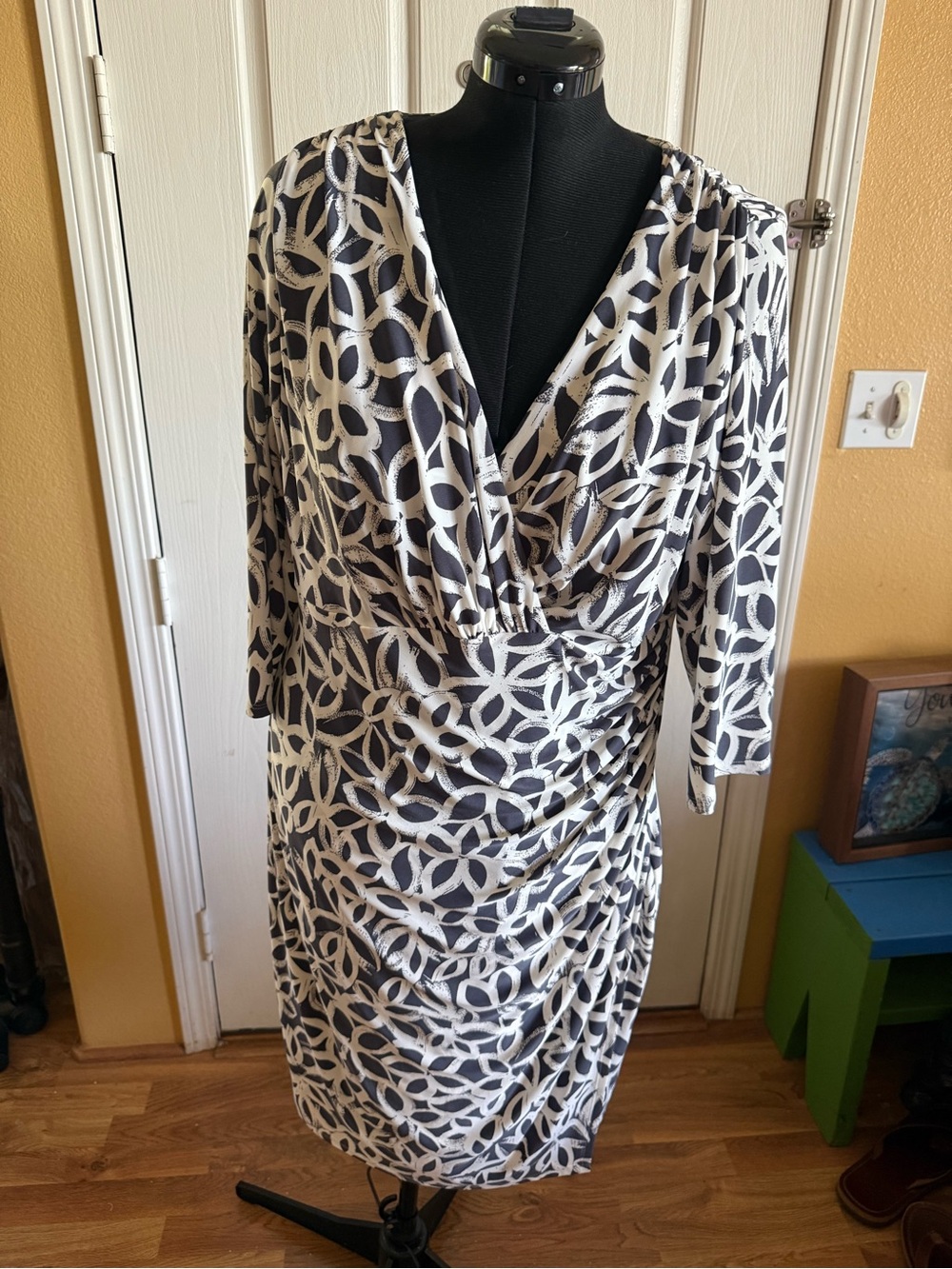 Ralph Lauren Grey and White V-Neck Ruched Long Sleeve Dress